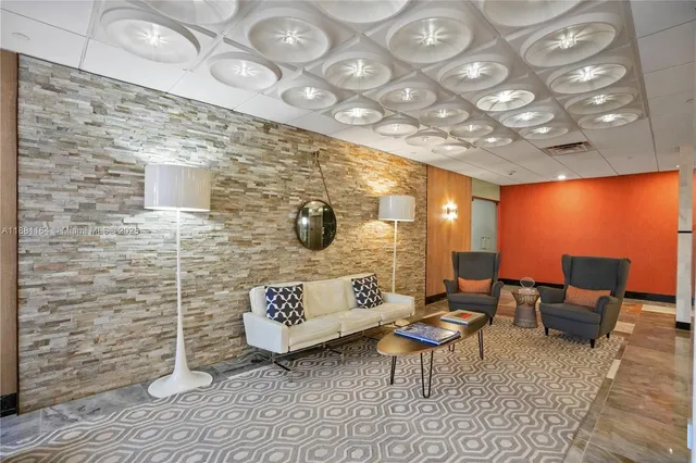 $199,000 | 3333 Northeast 34th Street, Unit 711, Fort Lauderdale, FL 33308