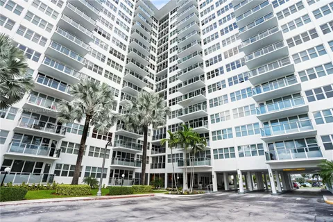 $199,000 | 3333 Northeast 34th Street, Unit 711, Fort Lauderdale, FL 33308