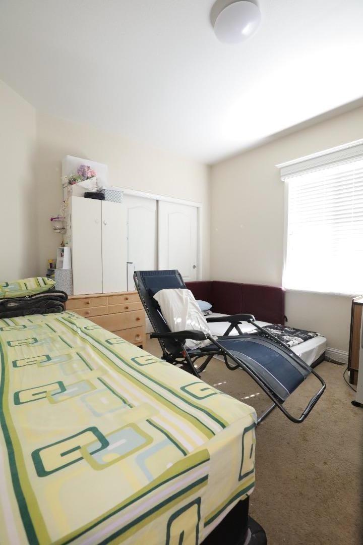 5450 Monterey Road, Unit 182 San Jose, CA 95111 - Photo 24 of 33 a bedroom with a bed and a desk