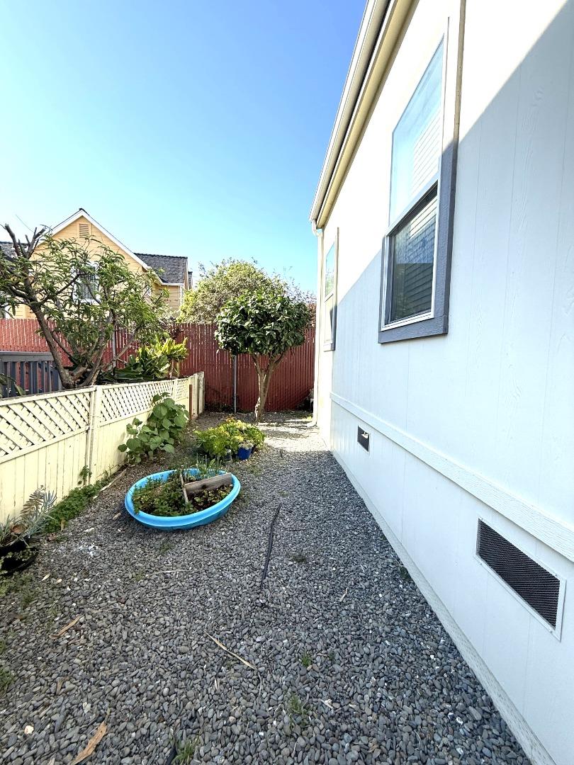 5450 Monterey Road, Unit 182 San Jose, CA 95111 - Photo 33 of 33 a front view of a house with a yard