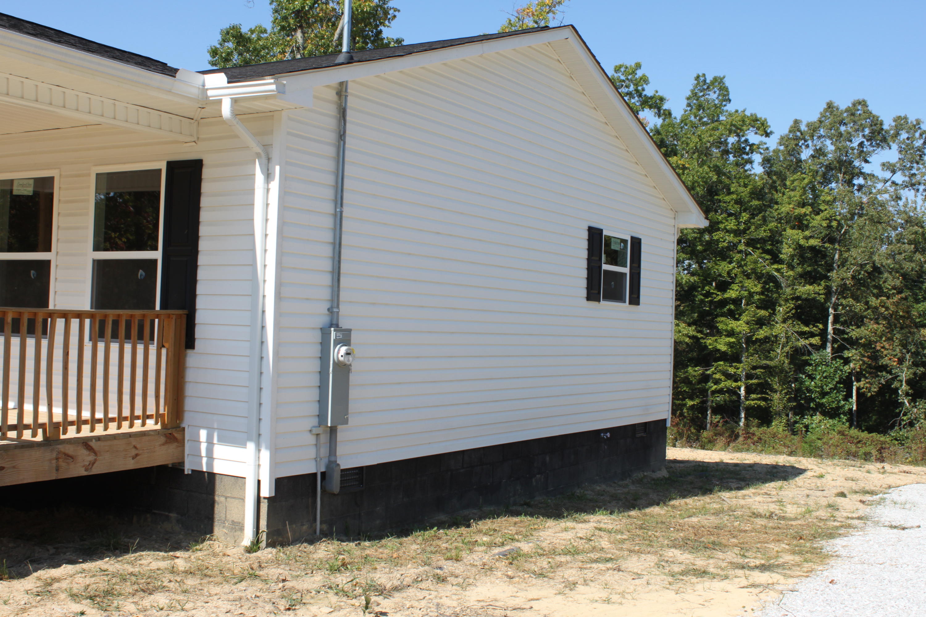 271 Mark Frey Road Robbins, TN 37852 - Photo 4 of 20 Side