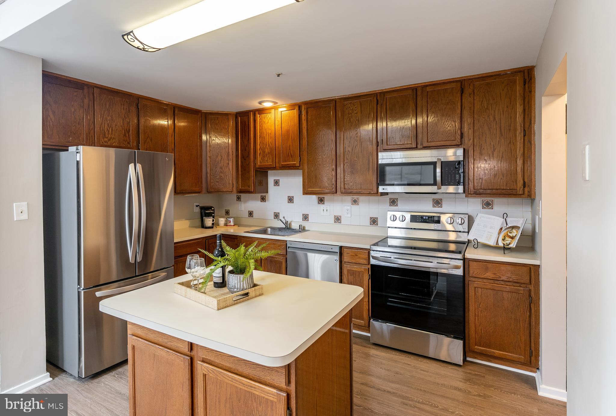 3455 Hewitt Avenue Silver Spring, MD 20906 - Photo 5 of 18 Kitchen w/NEW LG Appliances