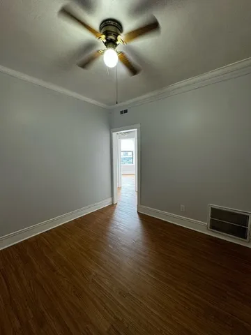 $1,550 | 4805 North Central Park Avenue, Unit 203, Chicago, IL 60625