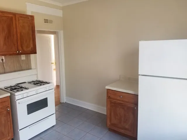 $1,550 | 4805 North Central Park Avenue, Unit 203, Chicago, IL 60625