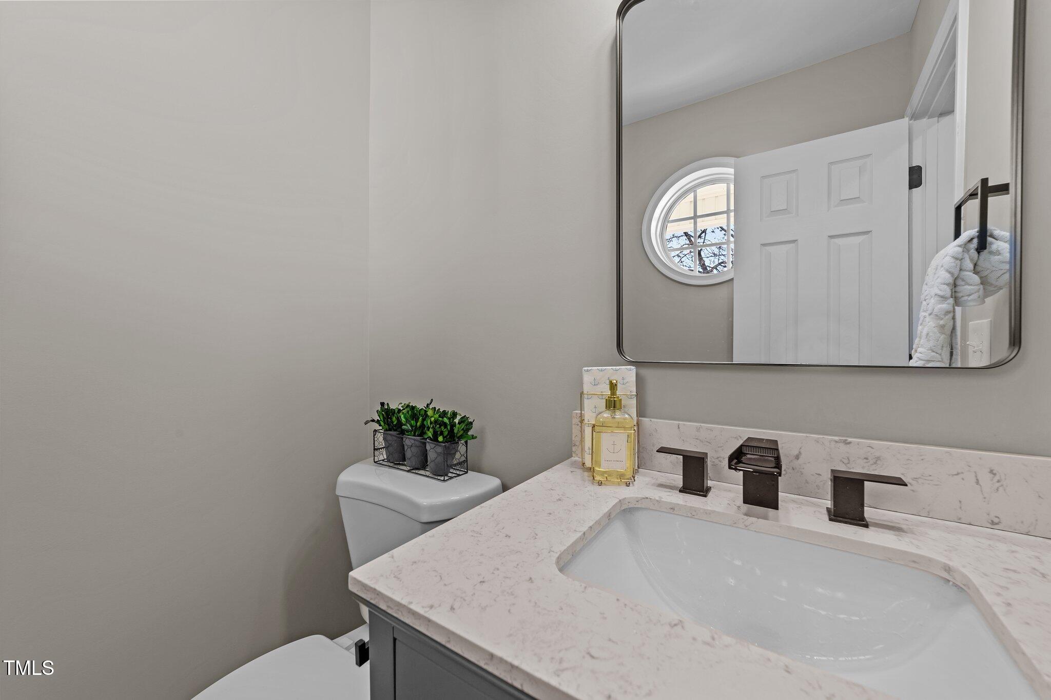 1612 Pebble Ridge Drive Raleigh, NC 27610 - Photo 11 of 31 26-web-or-mls-VB4A2812