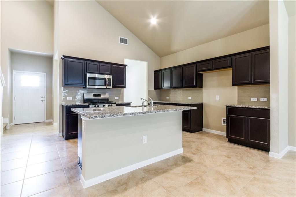 6521 Ranchito Drive Austin, TX 78744 - Photo 14 of 40