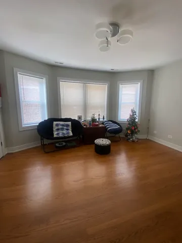 $1,500 | 6433 North Albany Avenue, Unit 2E, Chicago, IL 60645