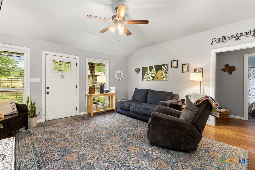 757 Jackson Road Kingsbury, TX 78638 - Photo 10 of 46