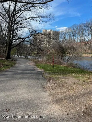 $145,000 | 1000 Clove Road, Unit 10N | Silver Lake