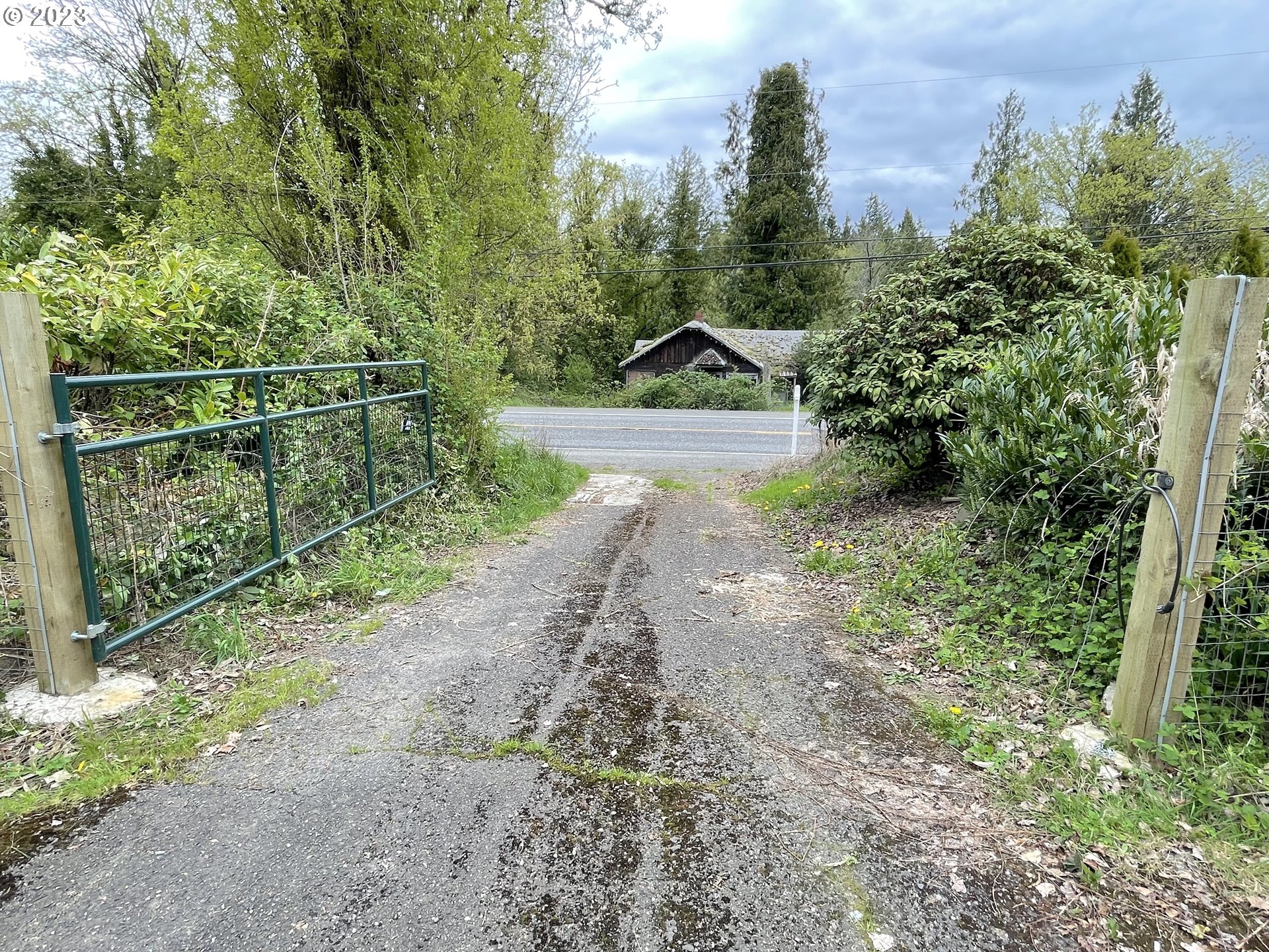 74479 Columbia River Highway Rainier, OR 97048 - Photo 6 of 21 a view of a pathway with a yard