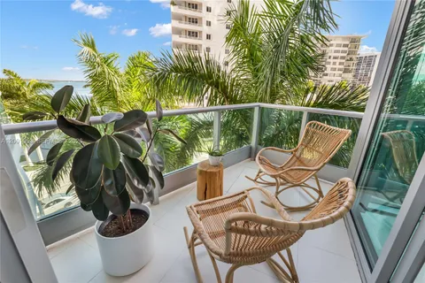 $1,385,000 | 1331 Brickell Bay Drive, Unit 408, Miami, FL 33131