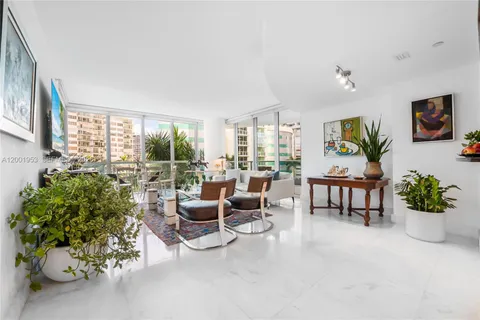 $1,385,000 | 1331 Brickell Bay Drive, Unit 408, Miami, FL 33131