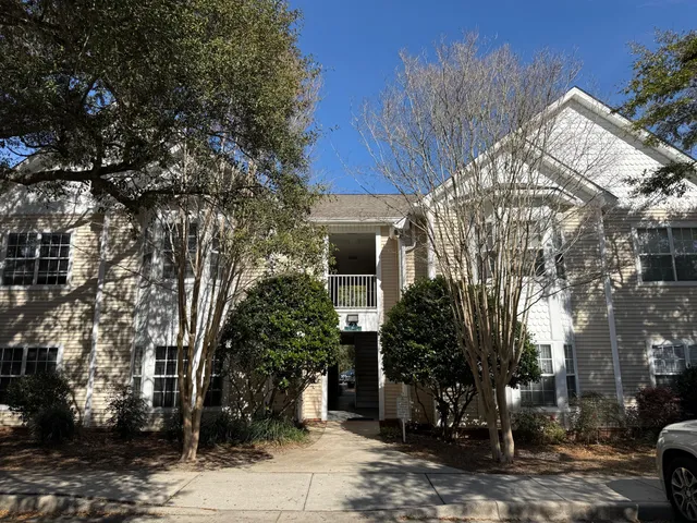 $1,700 | 1501 Partin Drive North, Unit 112, Niceville, FL 32578