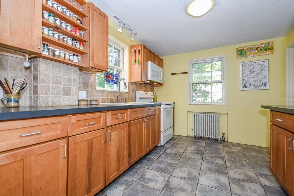 44 Myopia Road Boston, MA 02136 - Photo 8 of 22