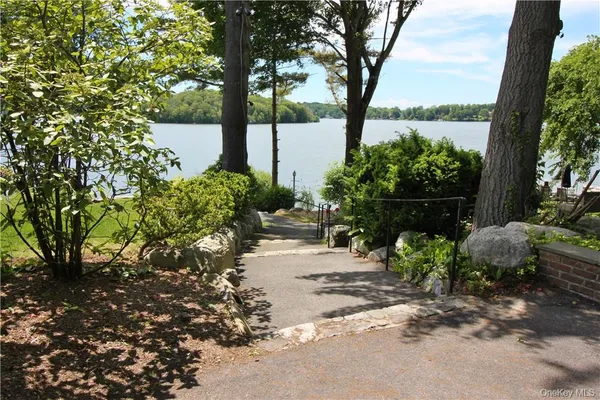 $3,645 | 598 North Lake Boulevard, Mahopac, NY 10541