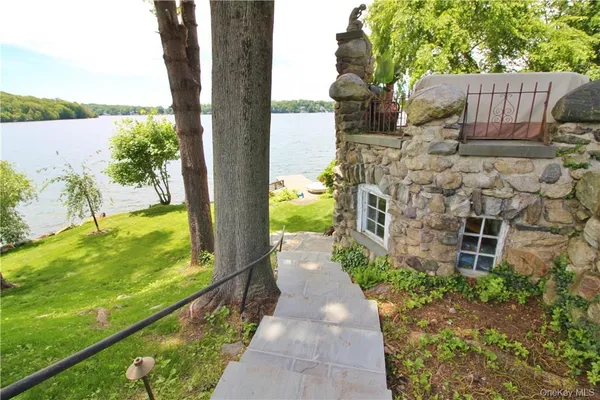 $3,645 | 598 North Lake Boulevard, Mahopac, NY 10541