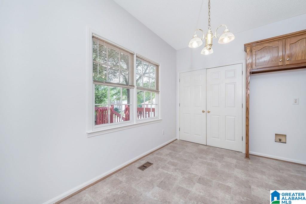 125 Cambridge Lane Alabaster, AL 35007 - Photo 7 of 32
