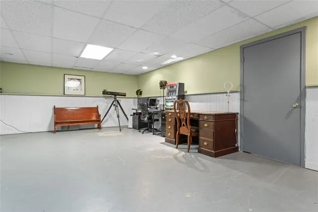 a view of livingroom with furniture
