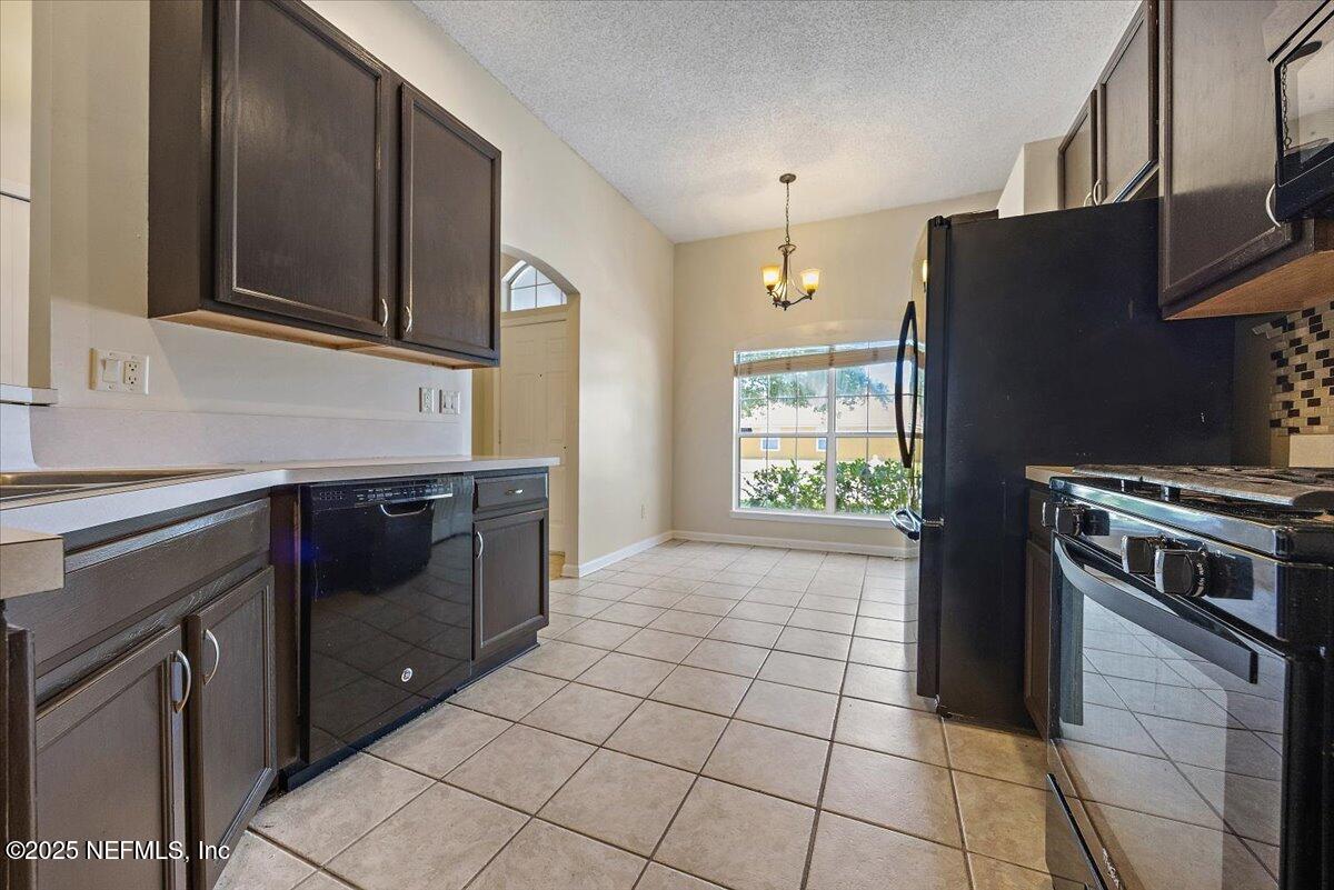 4365 Red Tip Road North Jacksonville, FL 32218 - Photo 7 of 23 07-Kitchen