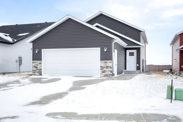 $315,000 | 761 2nd Avenue, Horace, ND 58047