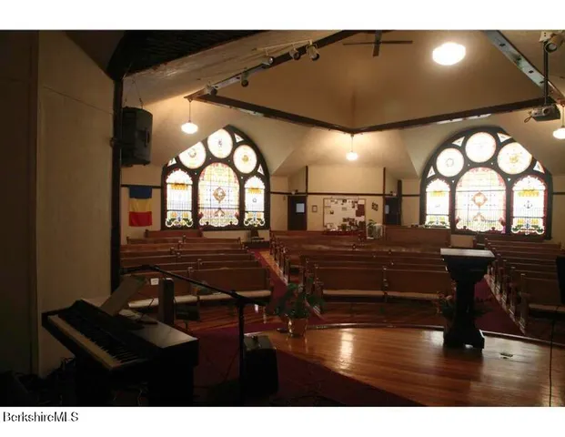 $1,199,000 | 160 High Street, Lee, MA 01238