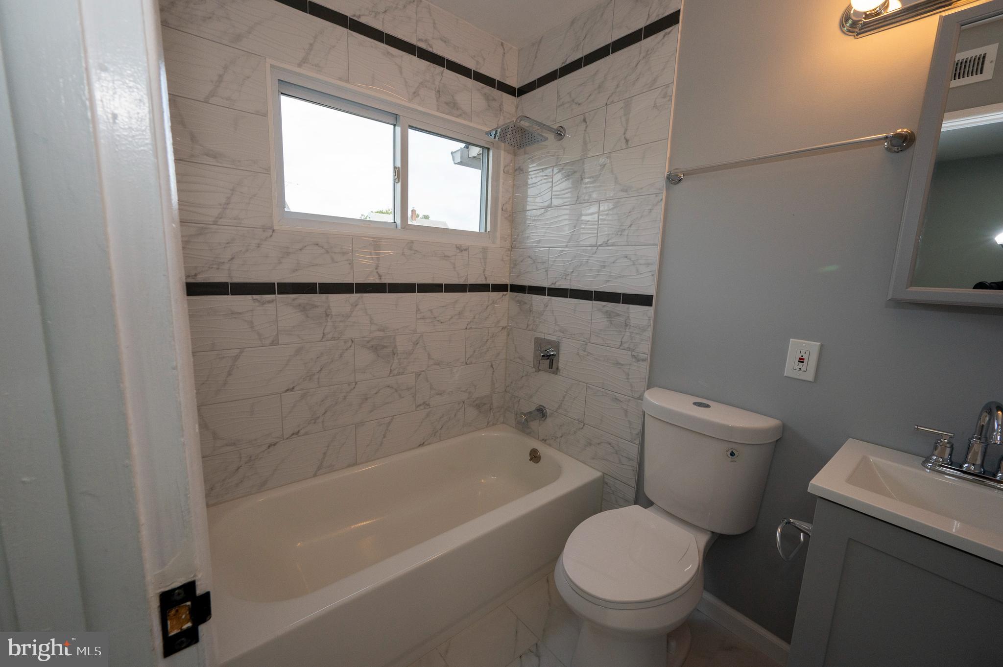 116 Goldengate Road Levittown, PA 19057 - Photo 16 of 34