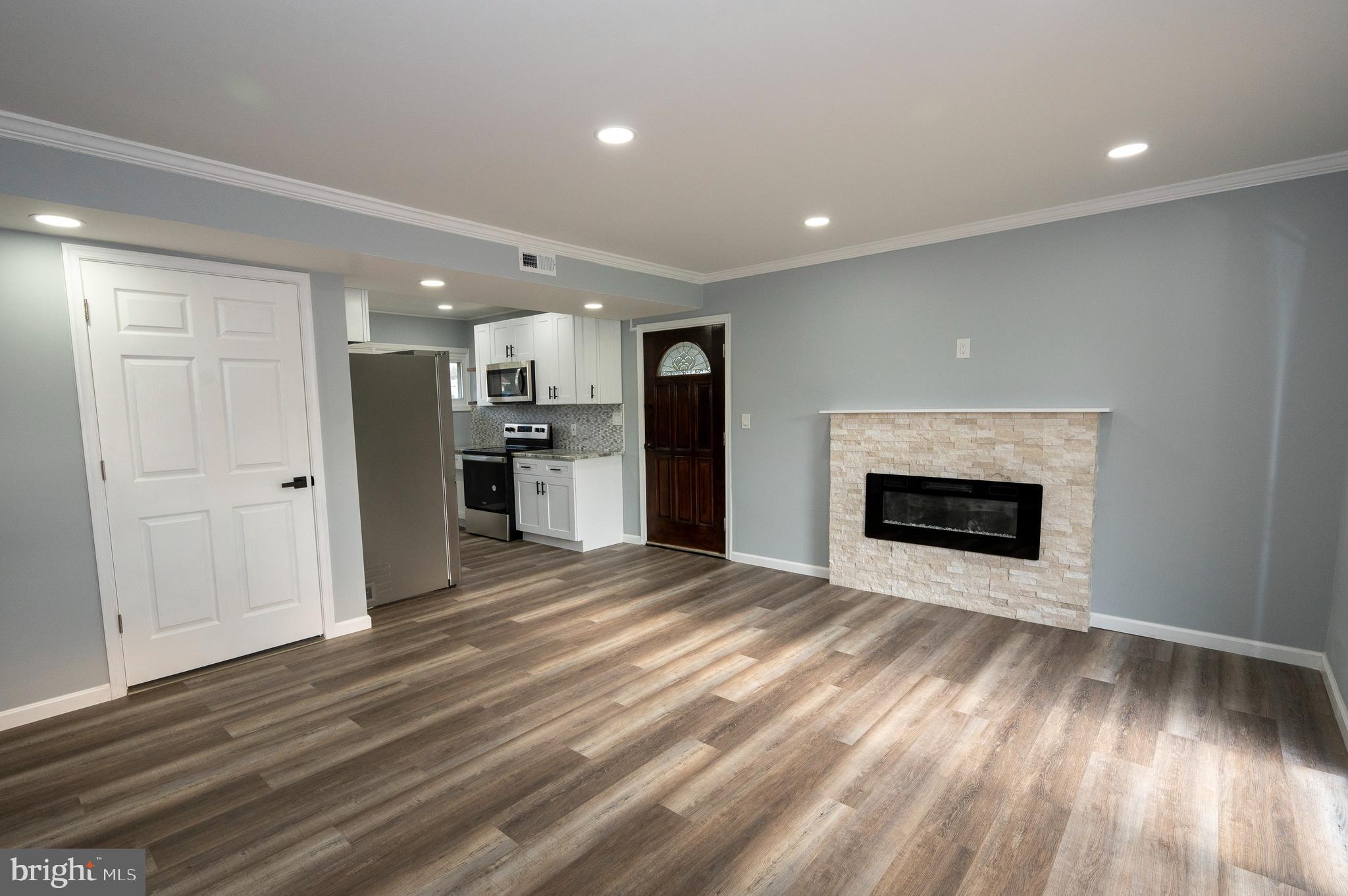 116 Goldengate Road Levittown, PA 19057 - Photo 2 of 34