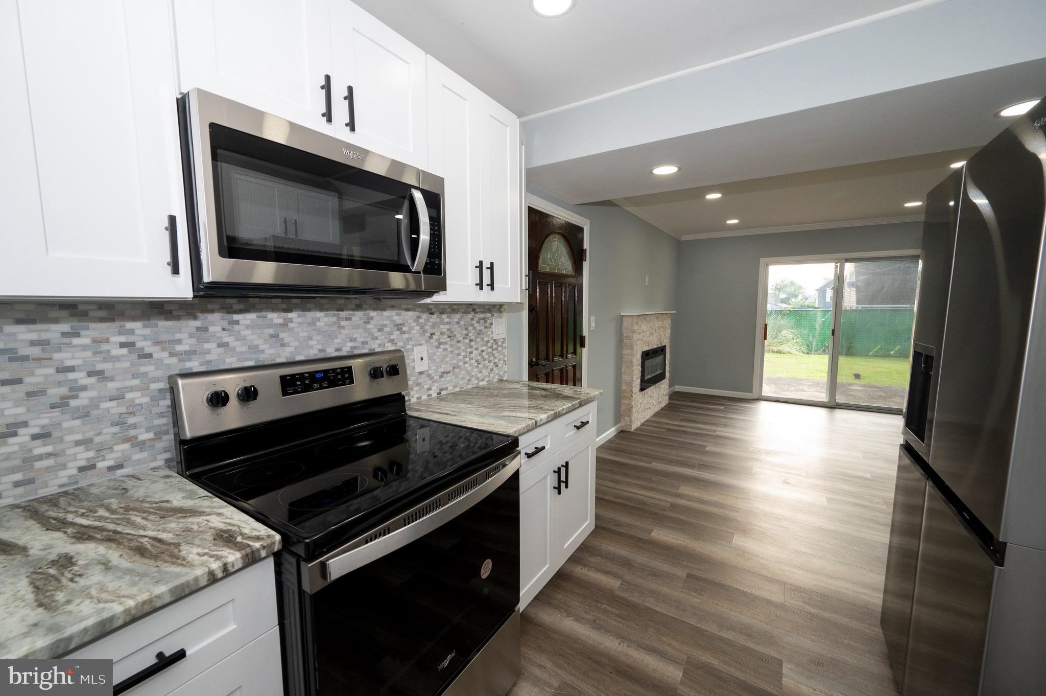 116 Goldengate Road Levittown, PA 19057 - Photo 9 of 34