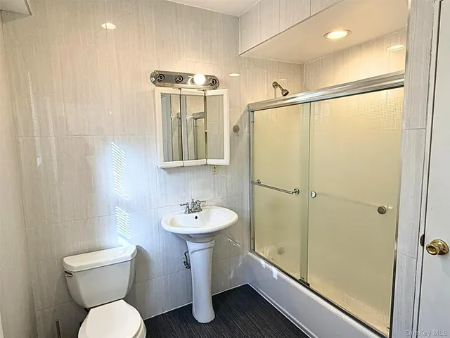 $3,000 | 52-05 35th Street, Unit 2 | Sunnyside