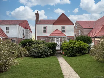 $1,250,000 | 4706 Utopia Parkway | Flushing