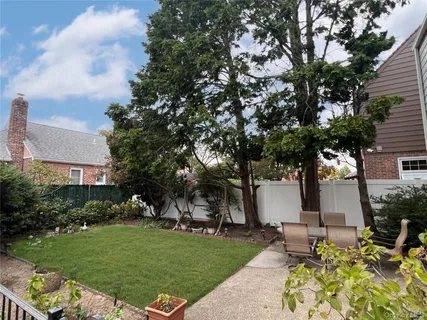 $1,250,000 | 4706 Utopia Parkway | Flushing