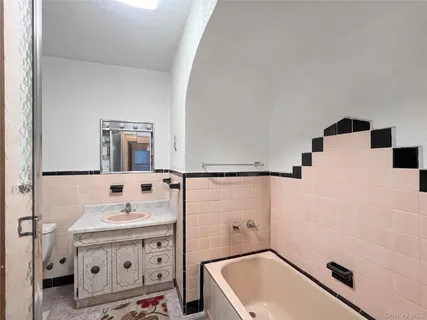 $1,250,000 | 4706 Utopia Parkway | Flushing