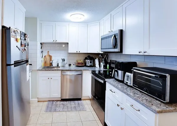 $2,200 | 83 Nicholas Road, Unit H, Framingham, MA 01701