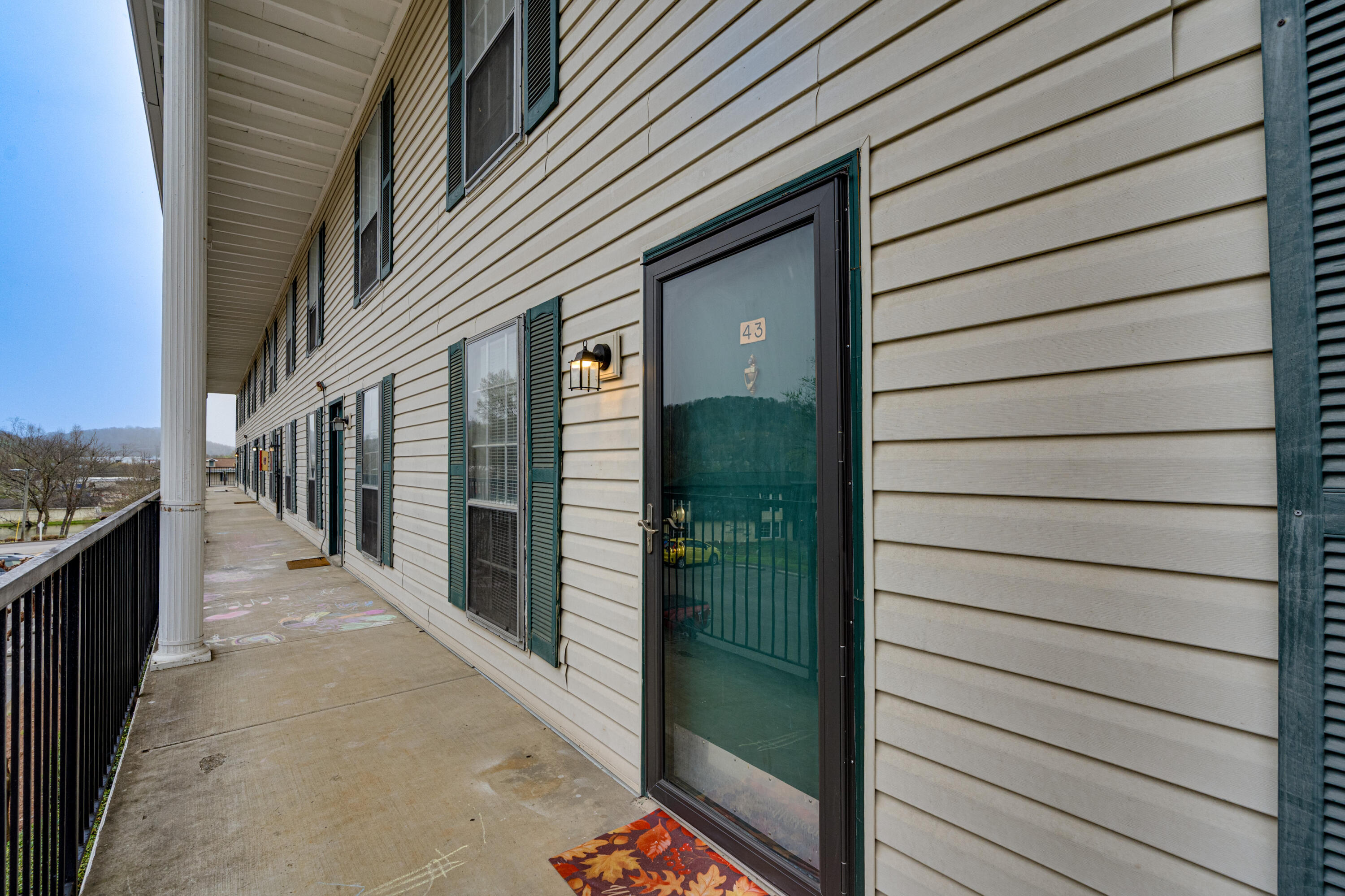 900 Mountain Creek Road, Unit C43 Chattanooga, TN 37405 - Photo 4 of 22 03-900 Mountain Creek Rd C43-3