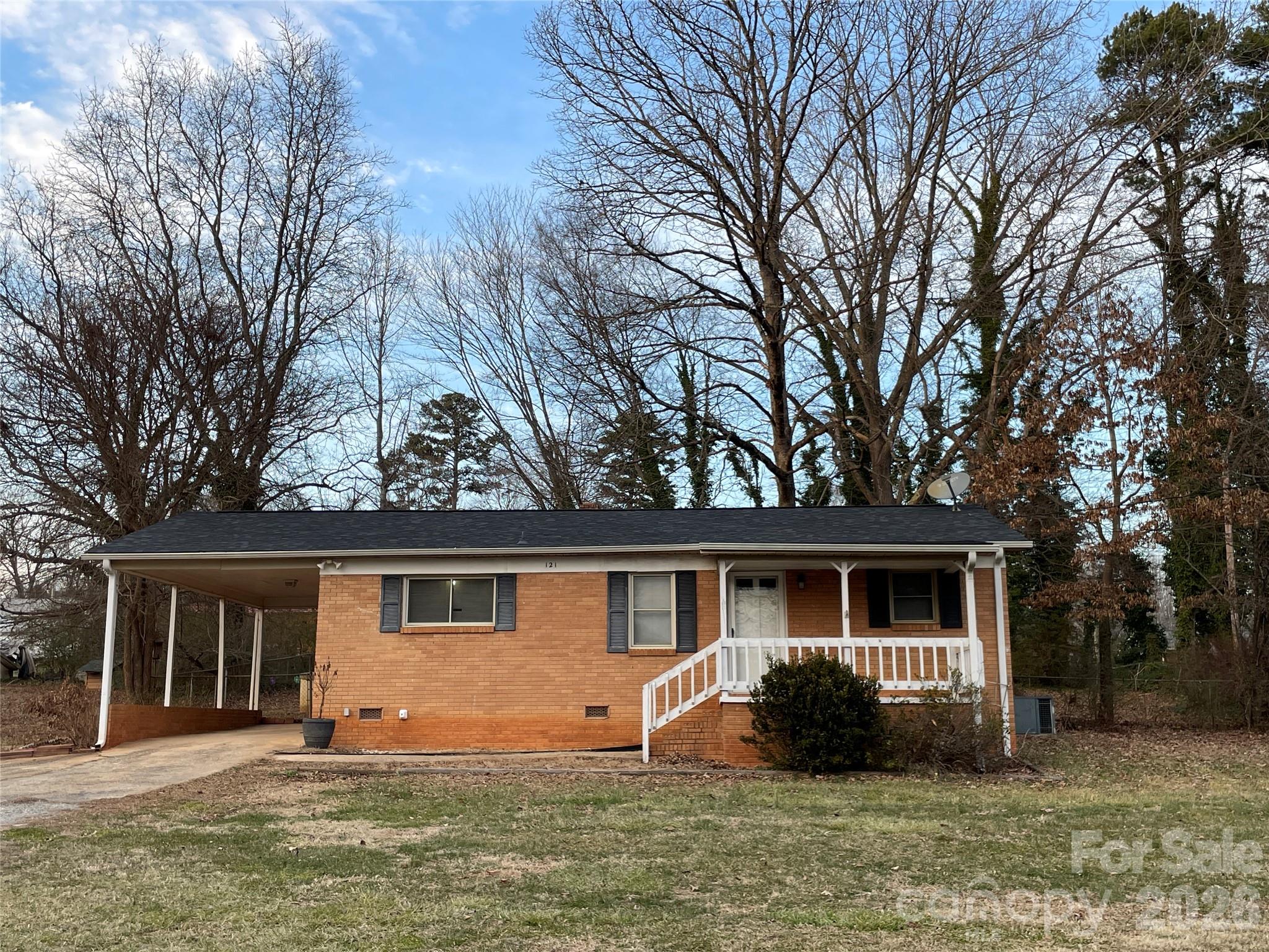 121 Randolph Road Dallas, NC 28034 - Photo 3 of 37