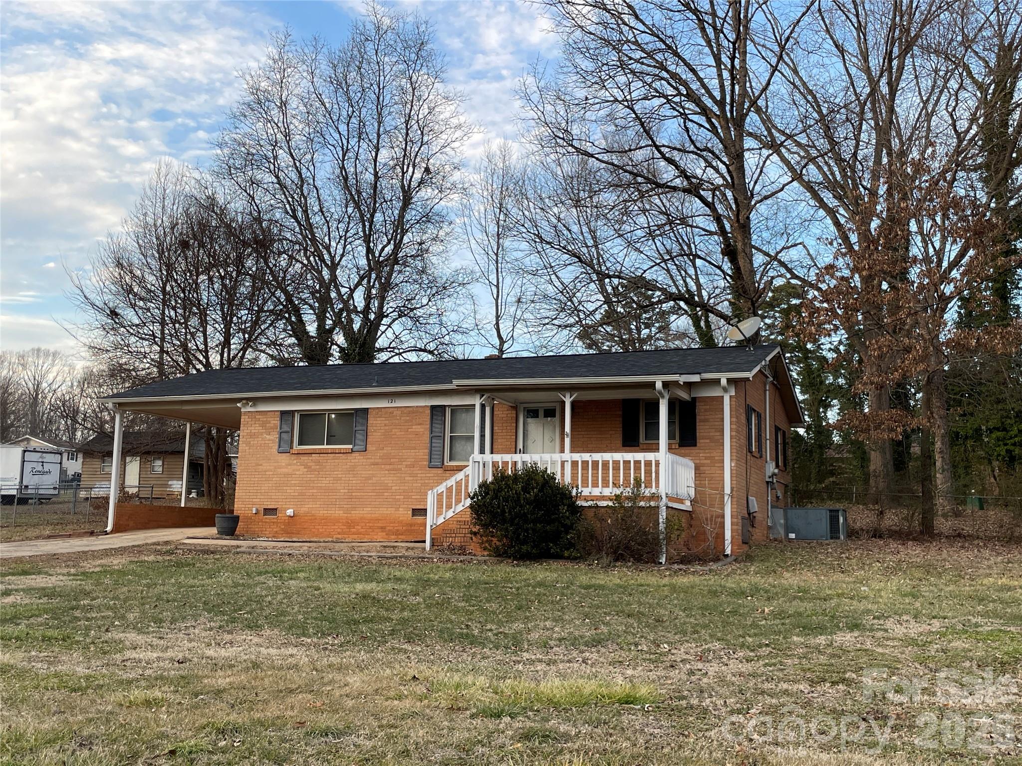 121 Randolph Road Dallas, NC 28034 - Photo 4 of 37