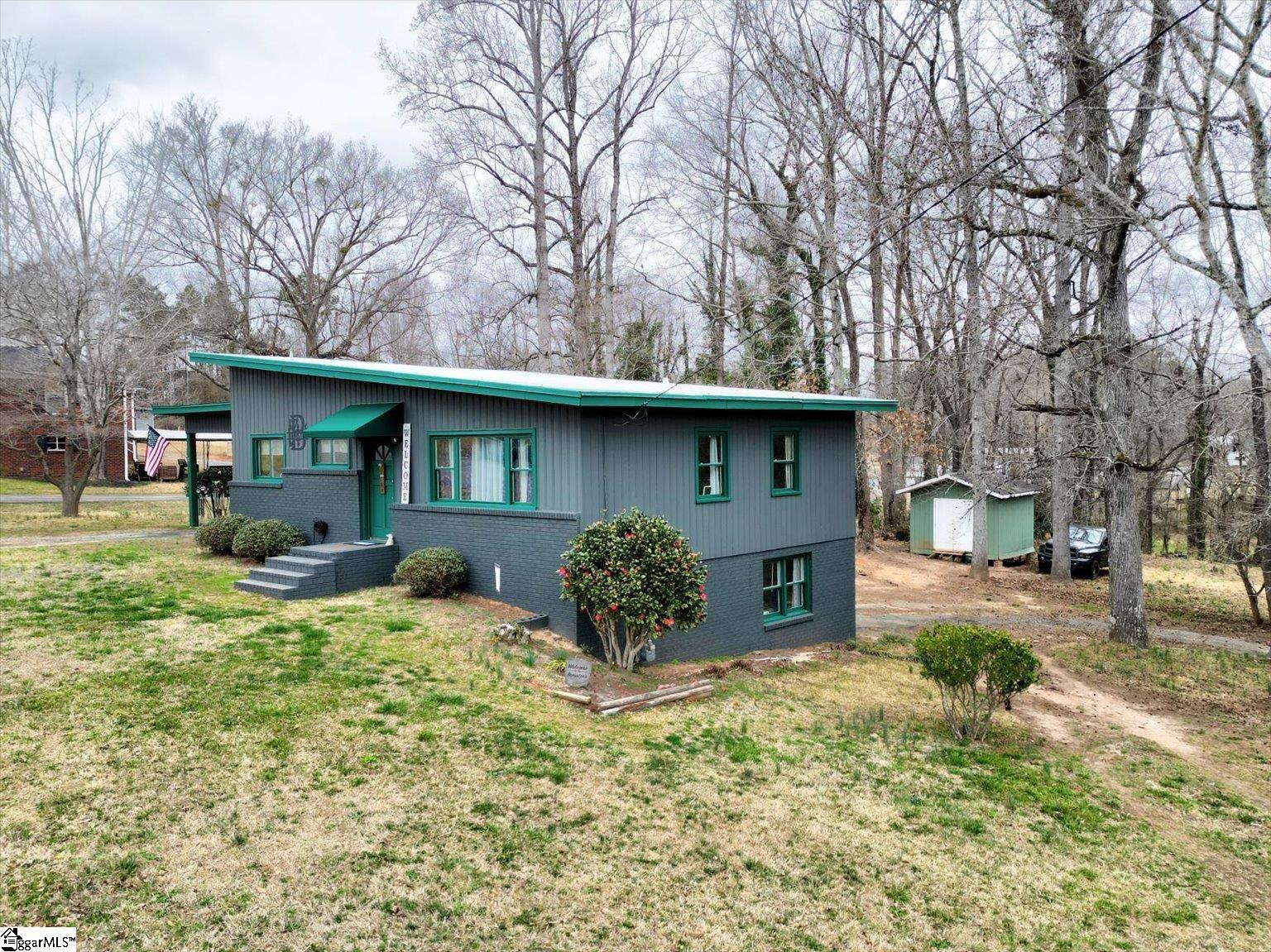 116 Meeks Road Belton, SC 29627 - Photo 3 of 28