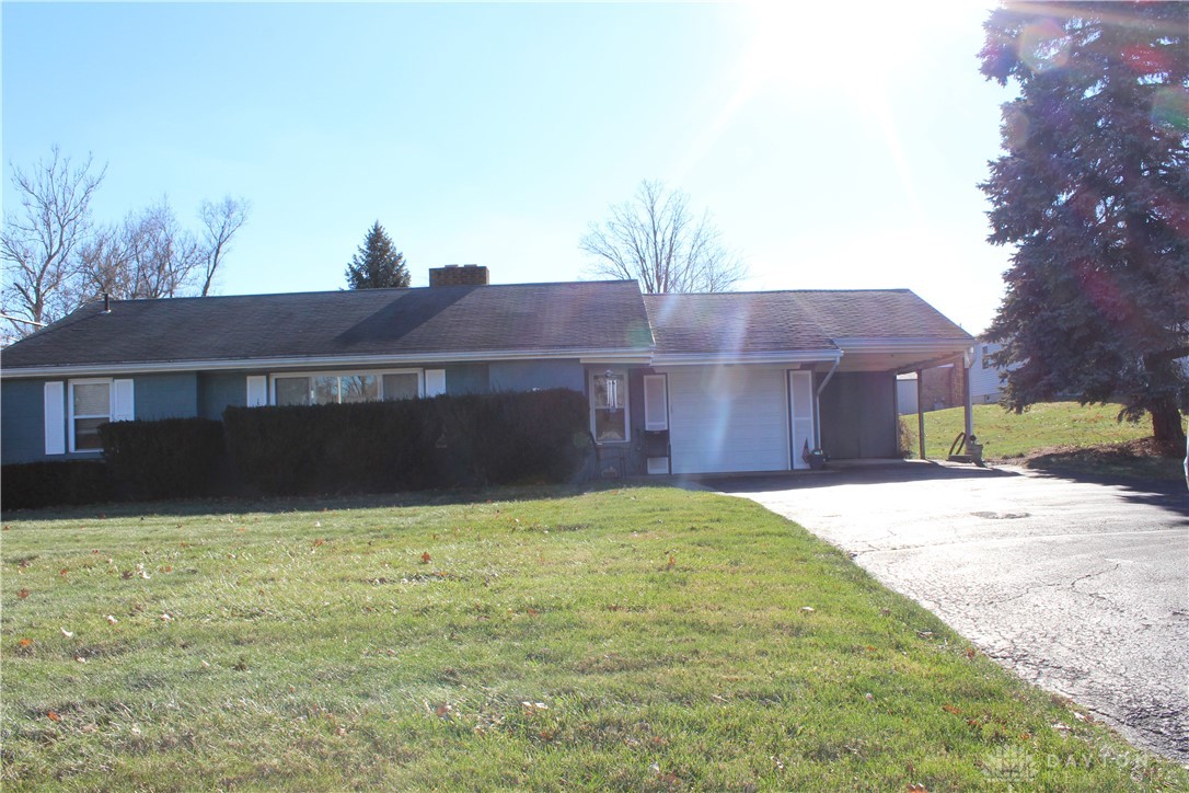 1466 East Stroop Road Kettering, OH 45429 - Photo 2 of 35 Drive way w/ turn around or parking