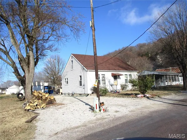 $85,000 | 215 Chartrand Street, Prairie du Rocher, IL 62277