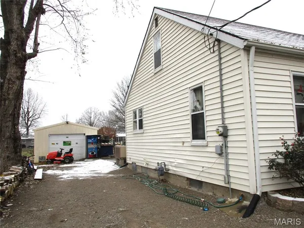 $85,000 | 215 Chartrand Street, Prairie du Rocher, IL 62277