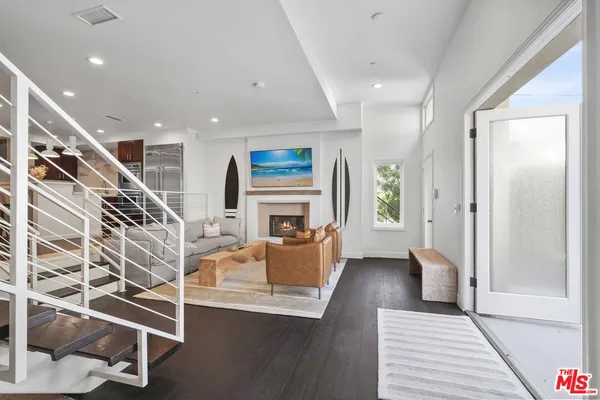 $8,500 | 9842 Portola Drive, Beverly Hills, CA 90210