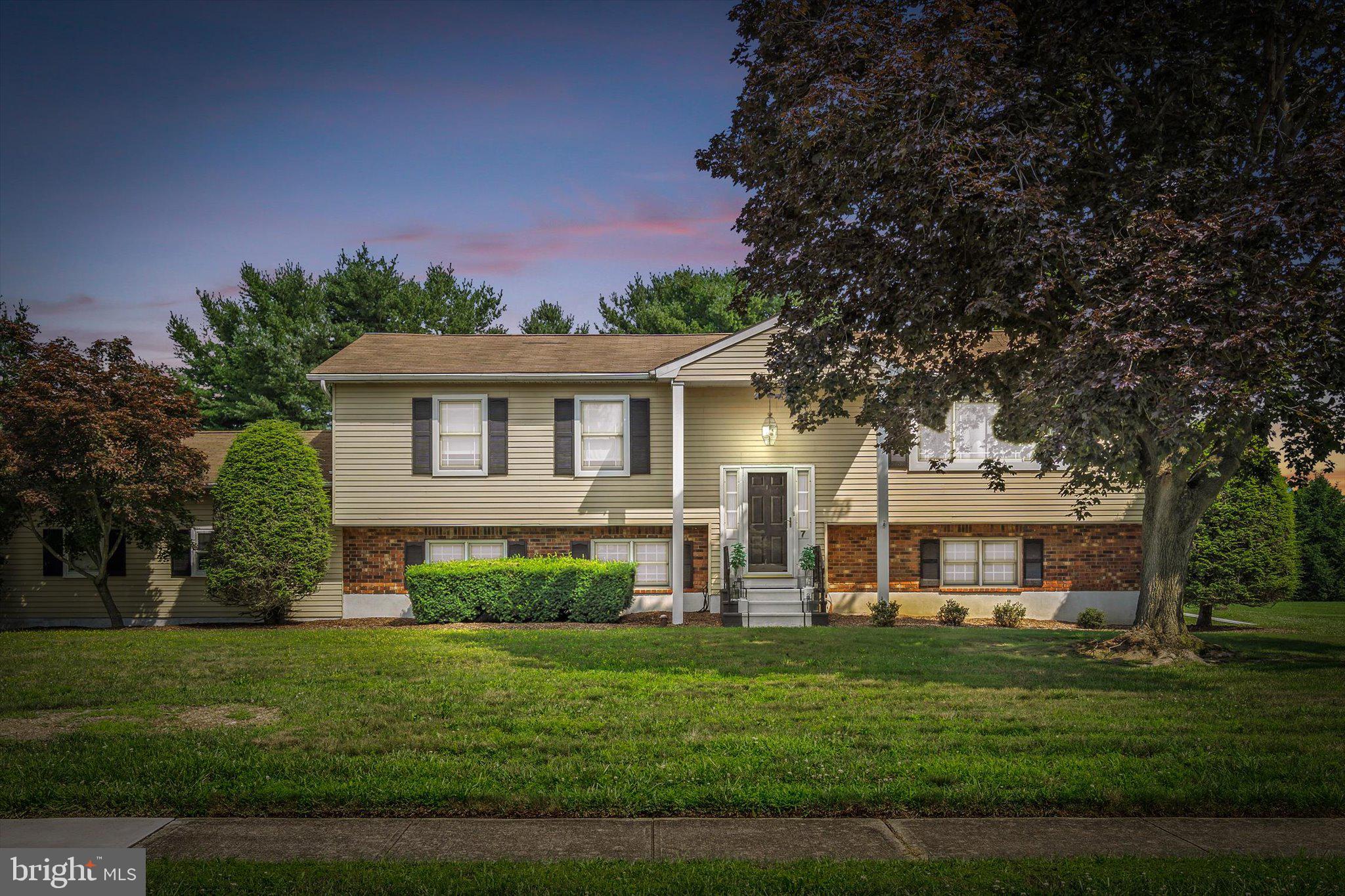 7 Old Post Lane Hamilton, NJ 08620 - Photo 2 of 38