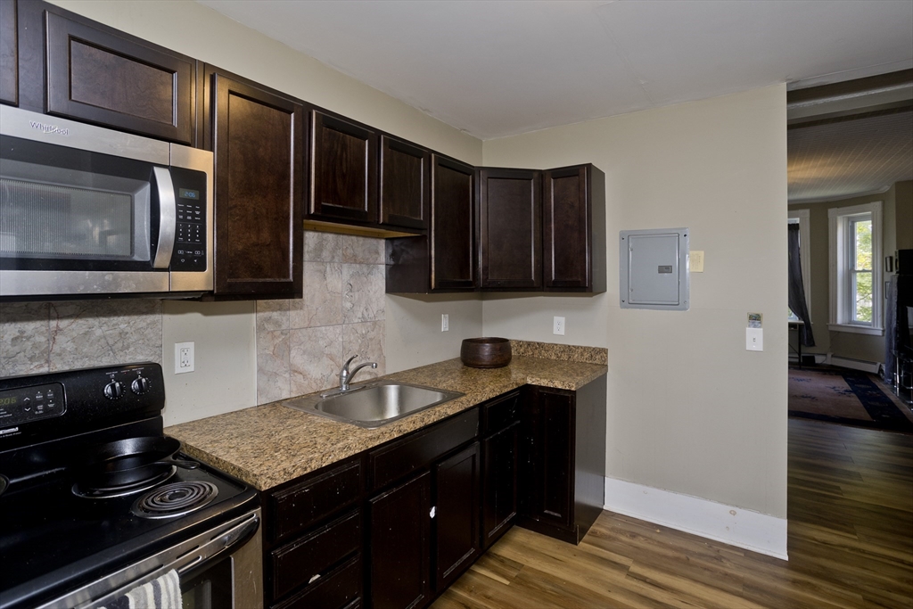 352 Maple Street, Unit R Holyoke, MA 01040 - Photo 14 of 22