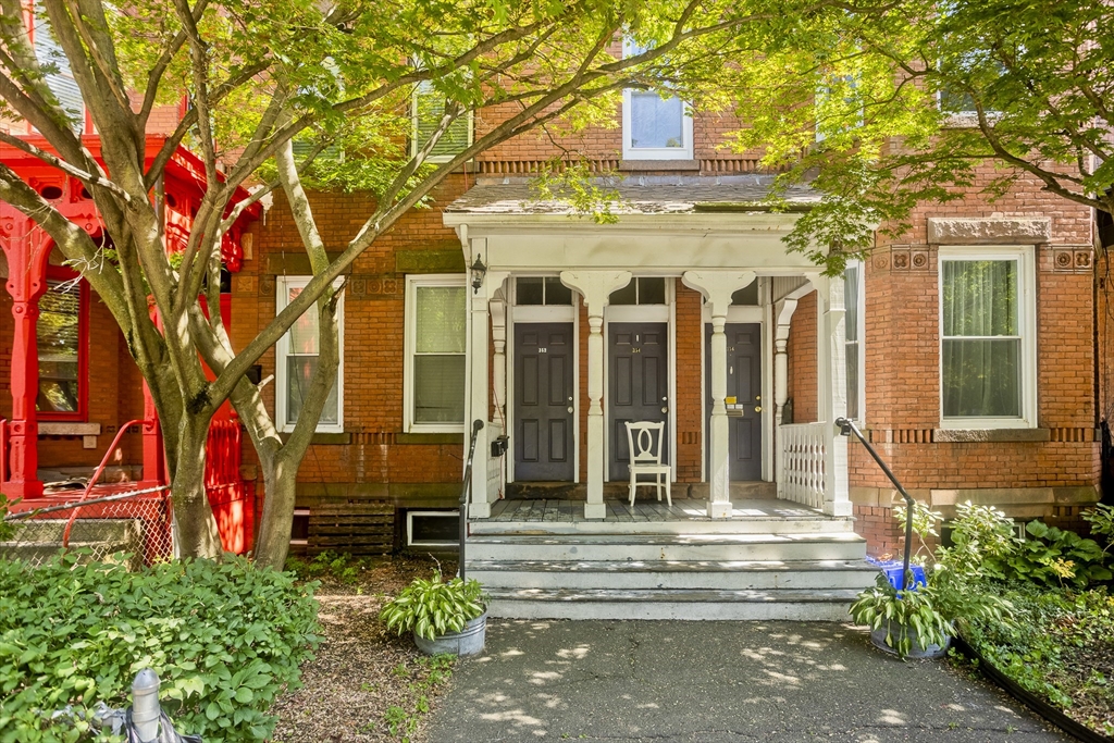 352 Maple Street, Unit R Holyoke, MA 01040 - Photo 4 of 22