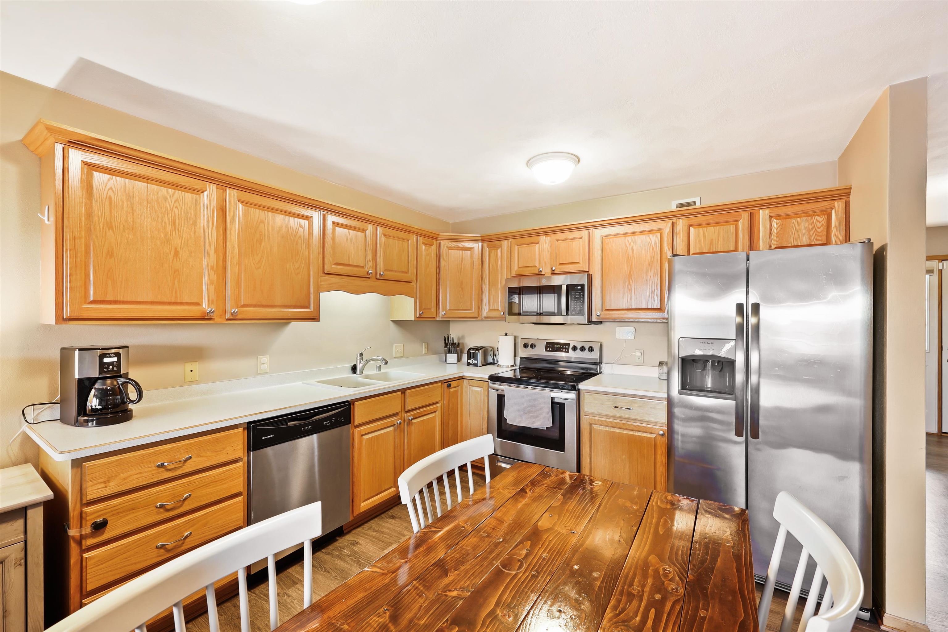 2391 Effingham Way Sun Prairie, WI 53590 - Photo 11 of 34