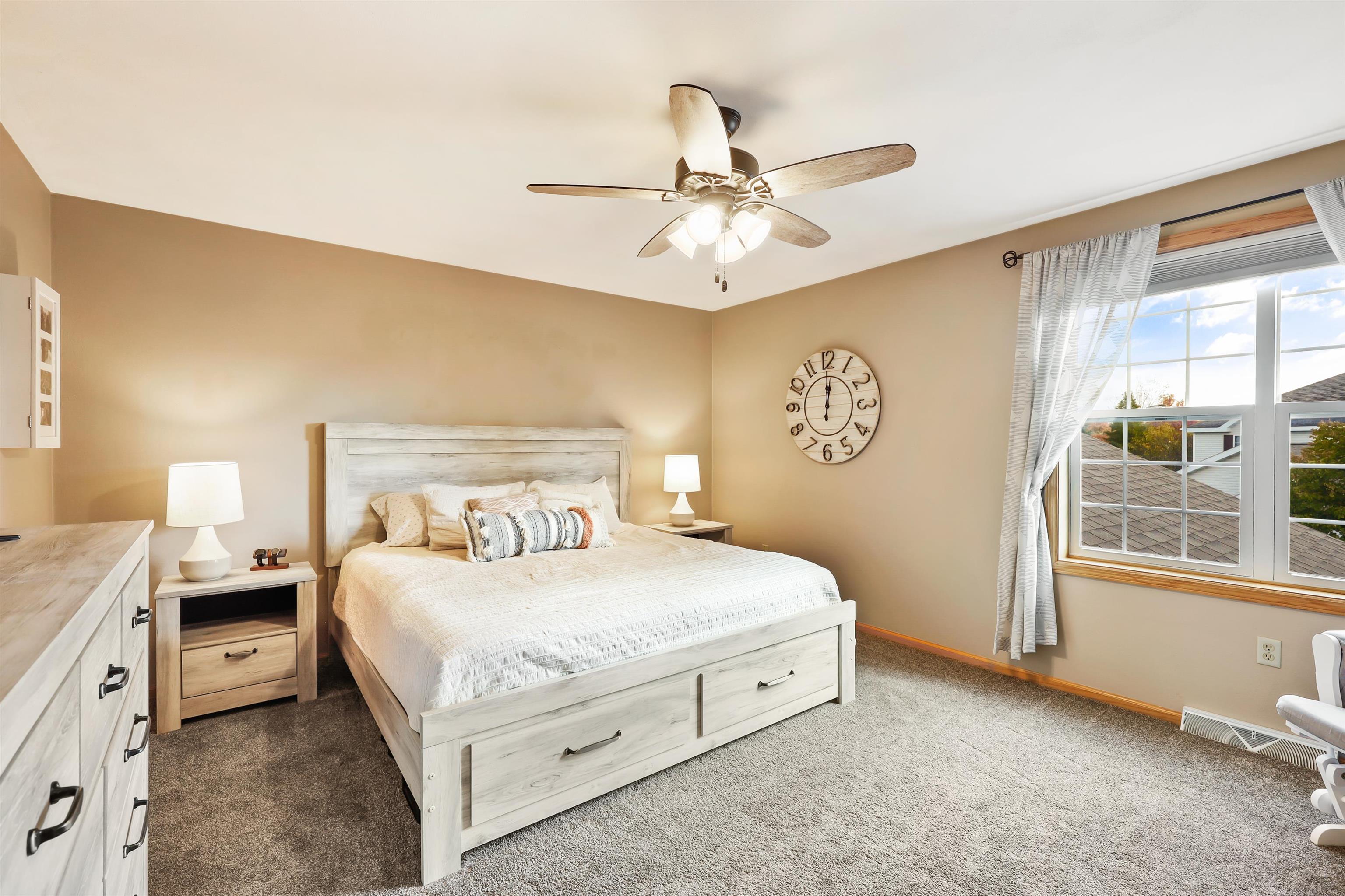 2391 Effingham Way Sun Prairie, WI 53590 - Photo 16 of 34