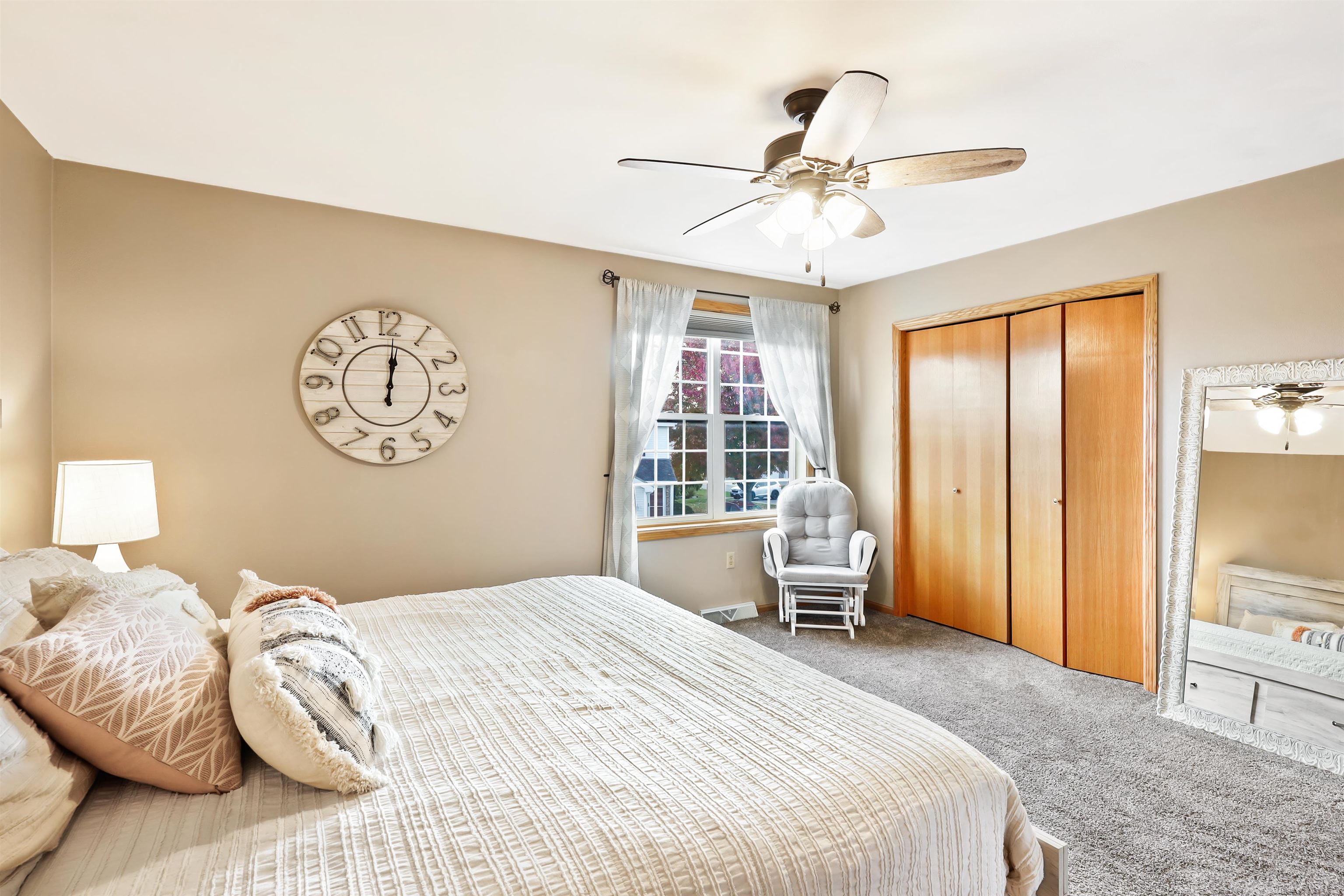 2391 Effingham Way Sun Prairie, WI 53590 - Photo 17 of 34