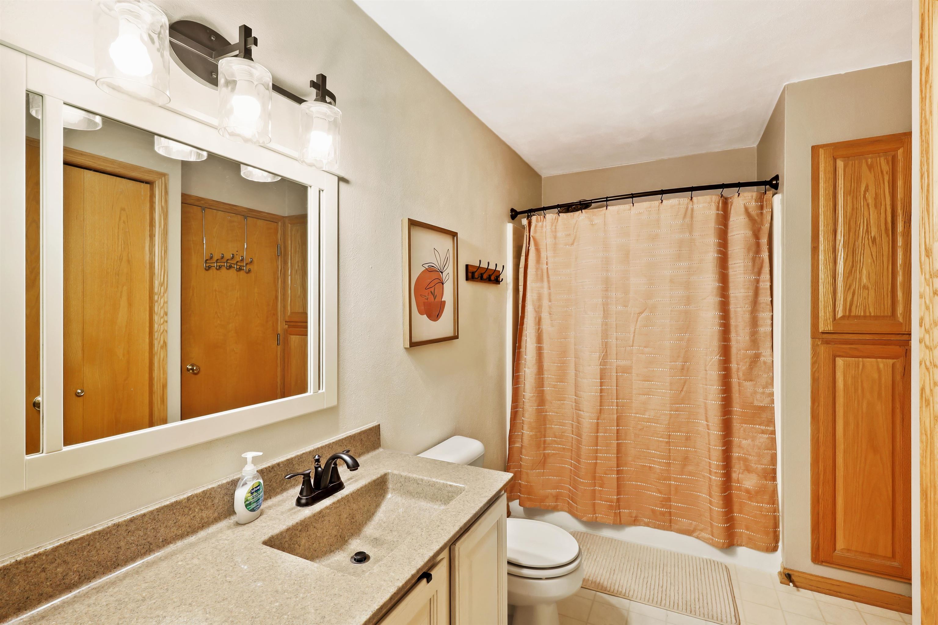 2391 Effingham Way Sun Prairie, WI 53590 - Photo 18 of 34