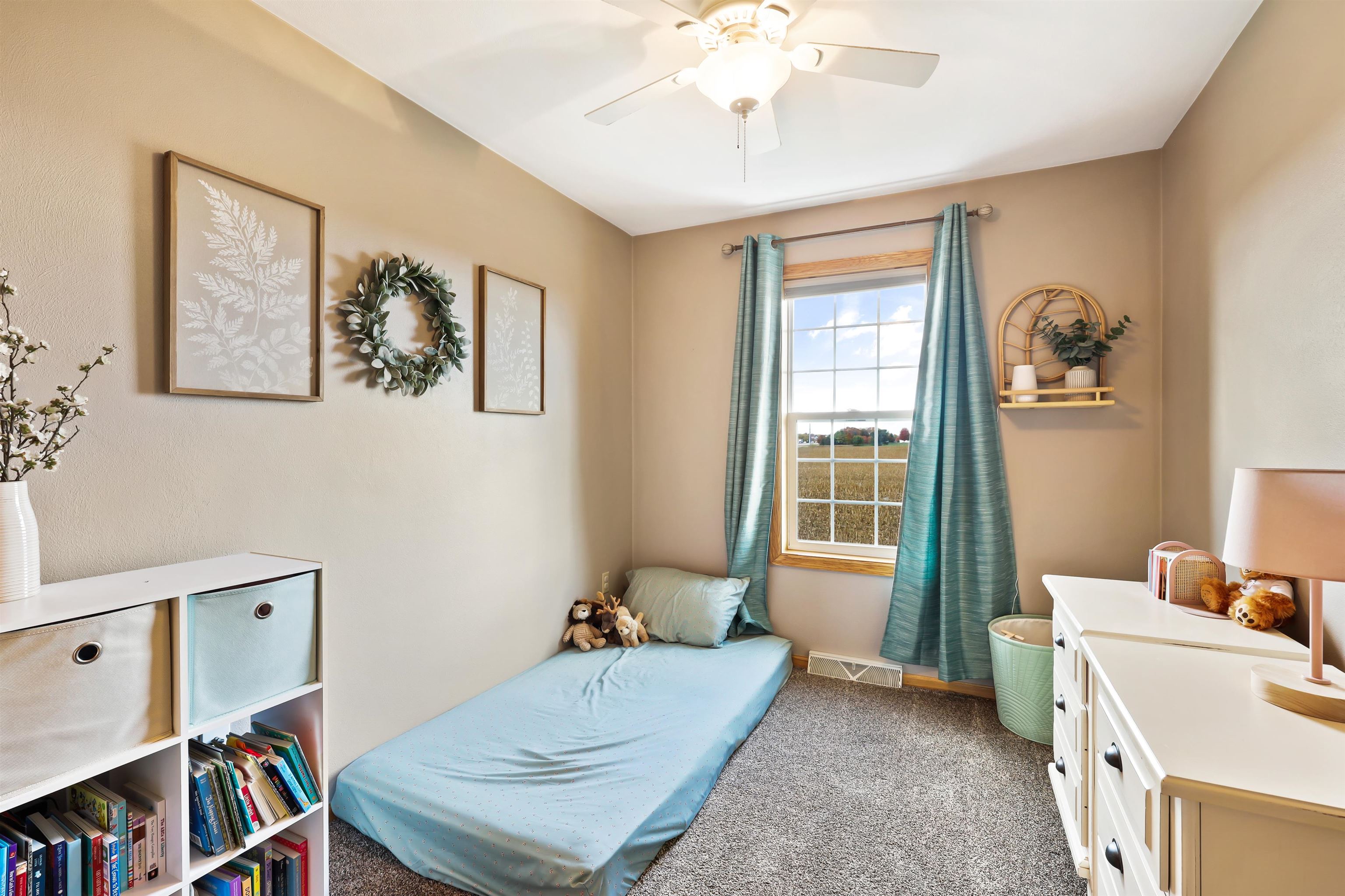 2391 Effingham Way Sun Prairie, WI 53590 - Photo 21 of 34