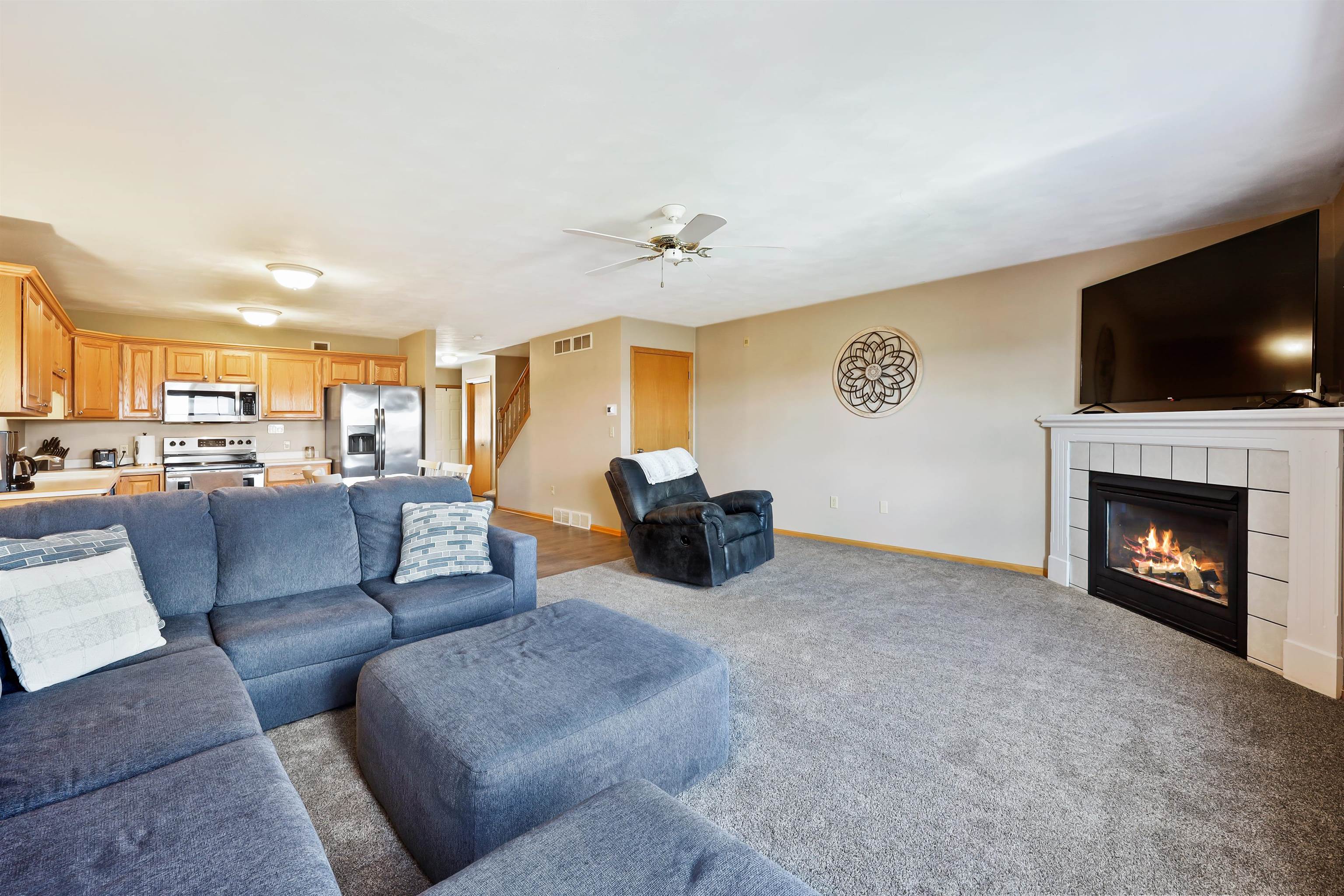 2391 Effingham Way Sun Prairie, WI 53590 - Photo 6 of 34